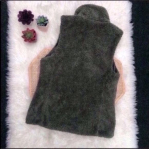 Patagonia Los Gatos Vest Industrial Green - Picture 5 of 12